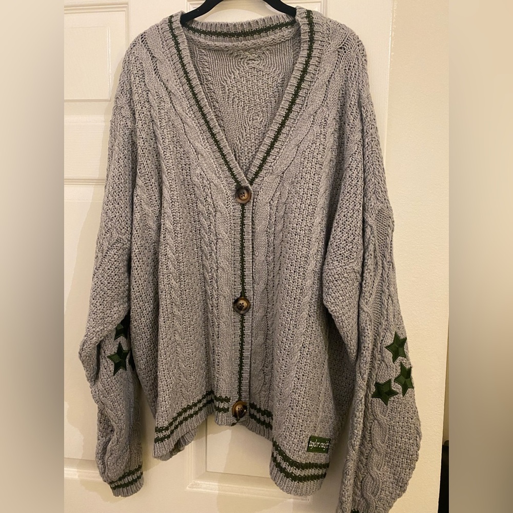 TAKEN - Taylor Swift Cardigan Folklore XL/2XL Oversized Gray Green Stars